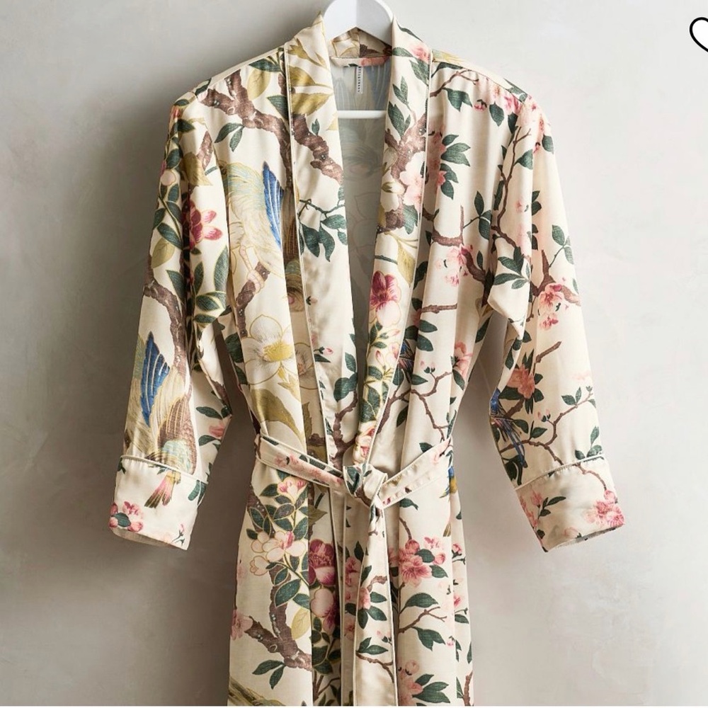 🌸Pottery Barn🌸Nola Silky Piped Robe(Size Small)